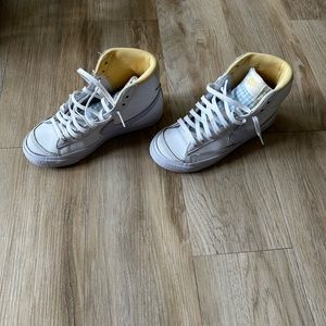 Nike Blazer high top. White with lilac swoosh. Yellow details